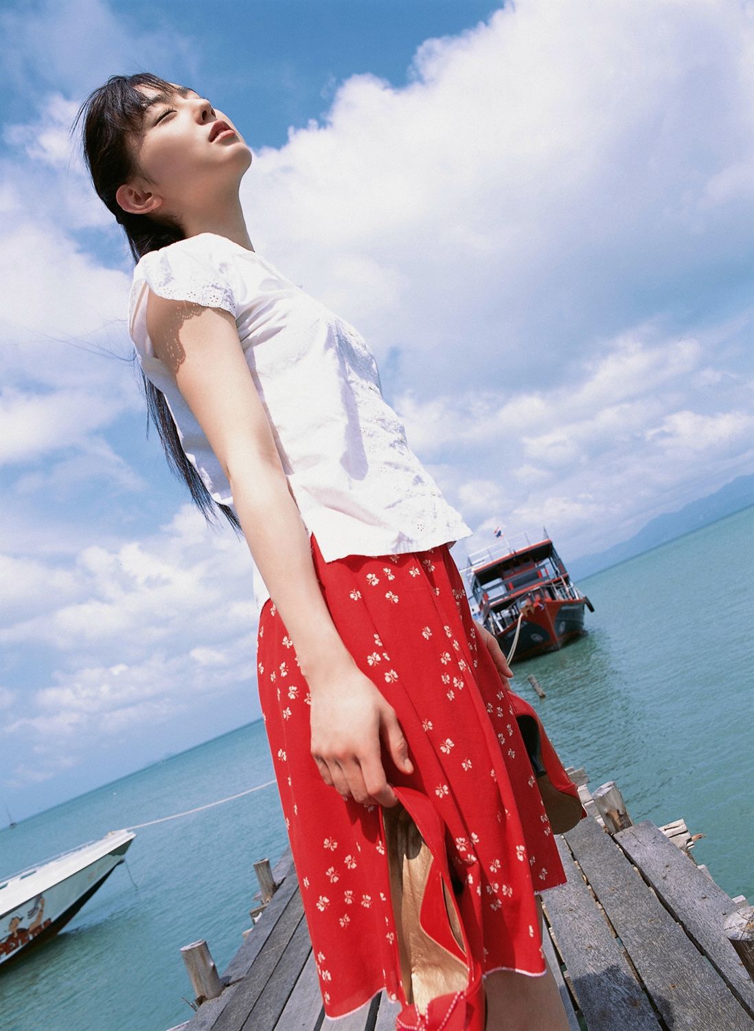 [YS Web] Vol.200 秋山莉奈《Watch Her Hip!》写真集