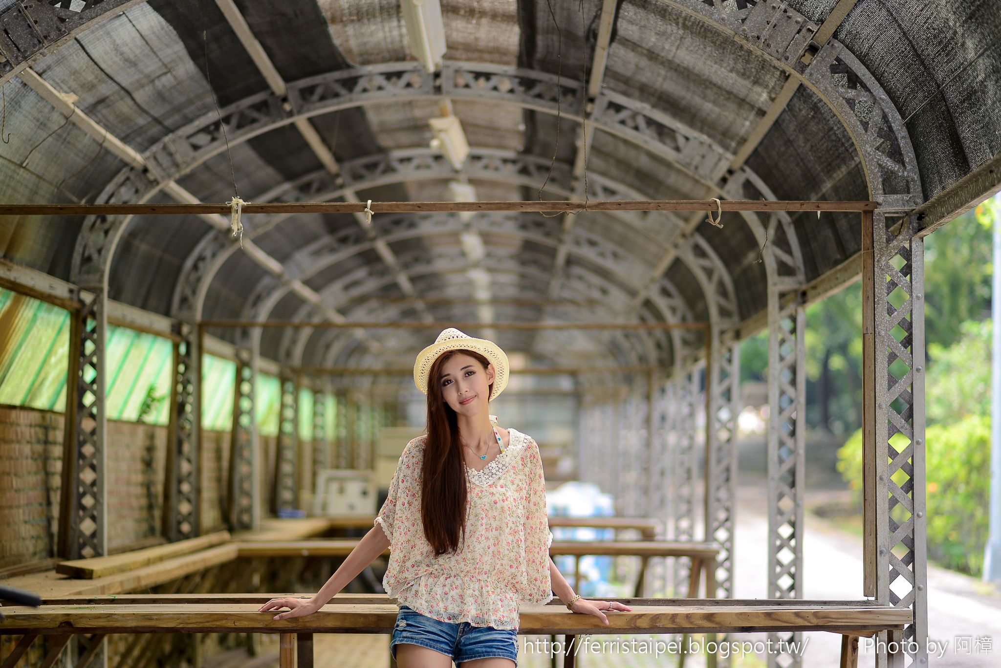 台湾清纯美女Kila晶晶 - 超高清郊外唯美写真套图