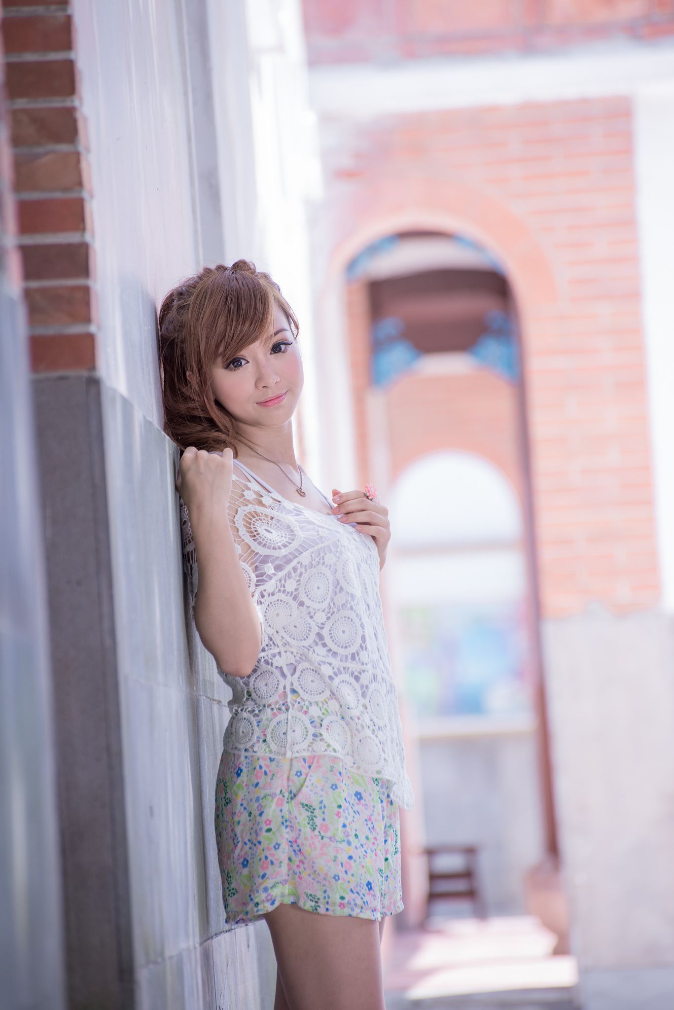 [香港美女] 模特娇儿 旗袍+蕾丝优雅外拍写真