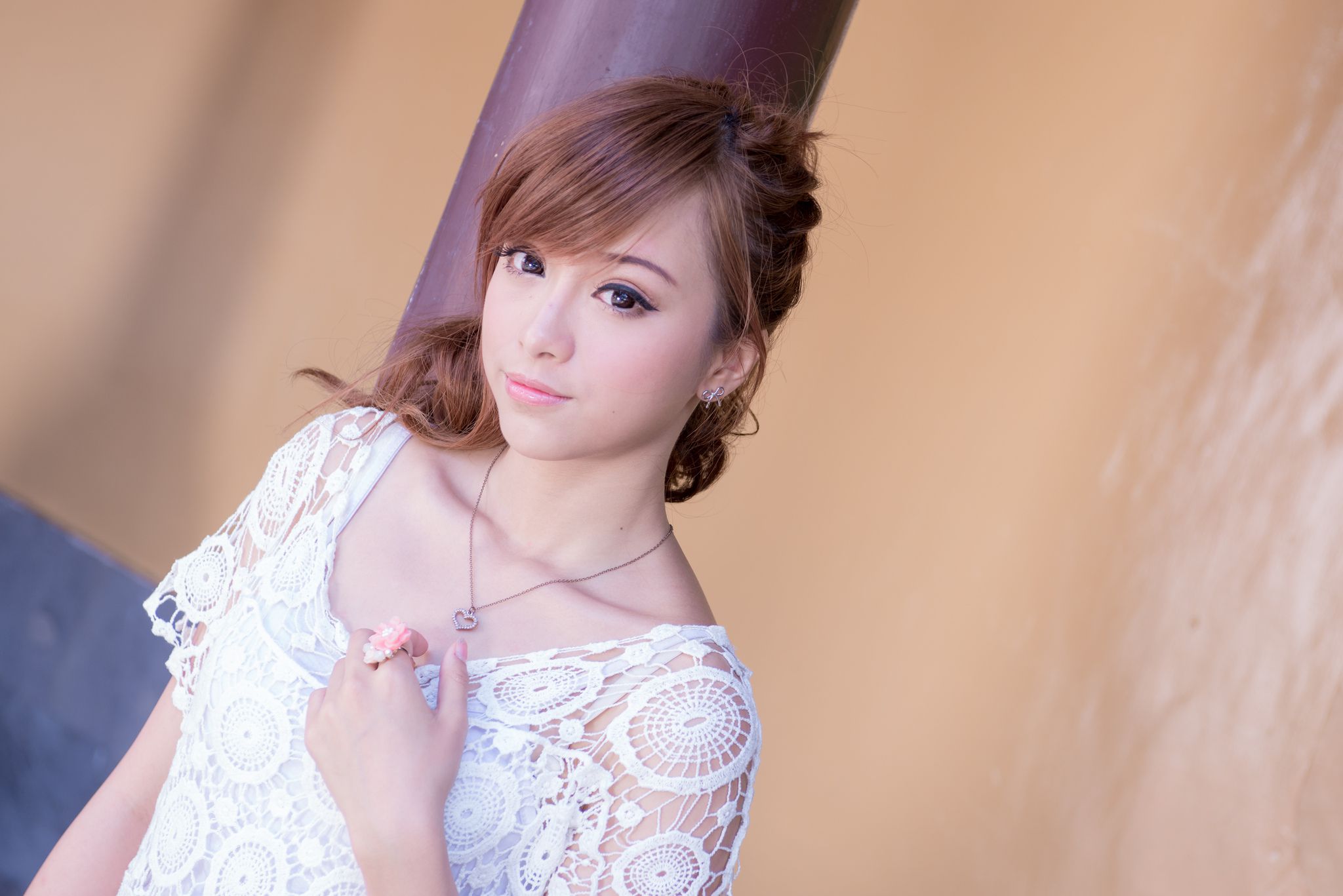 [香港美女] 模特娇儿 旗袍+蕾丝优雅外拍写真