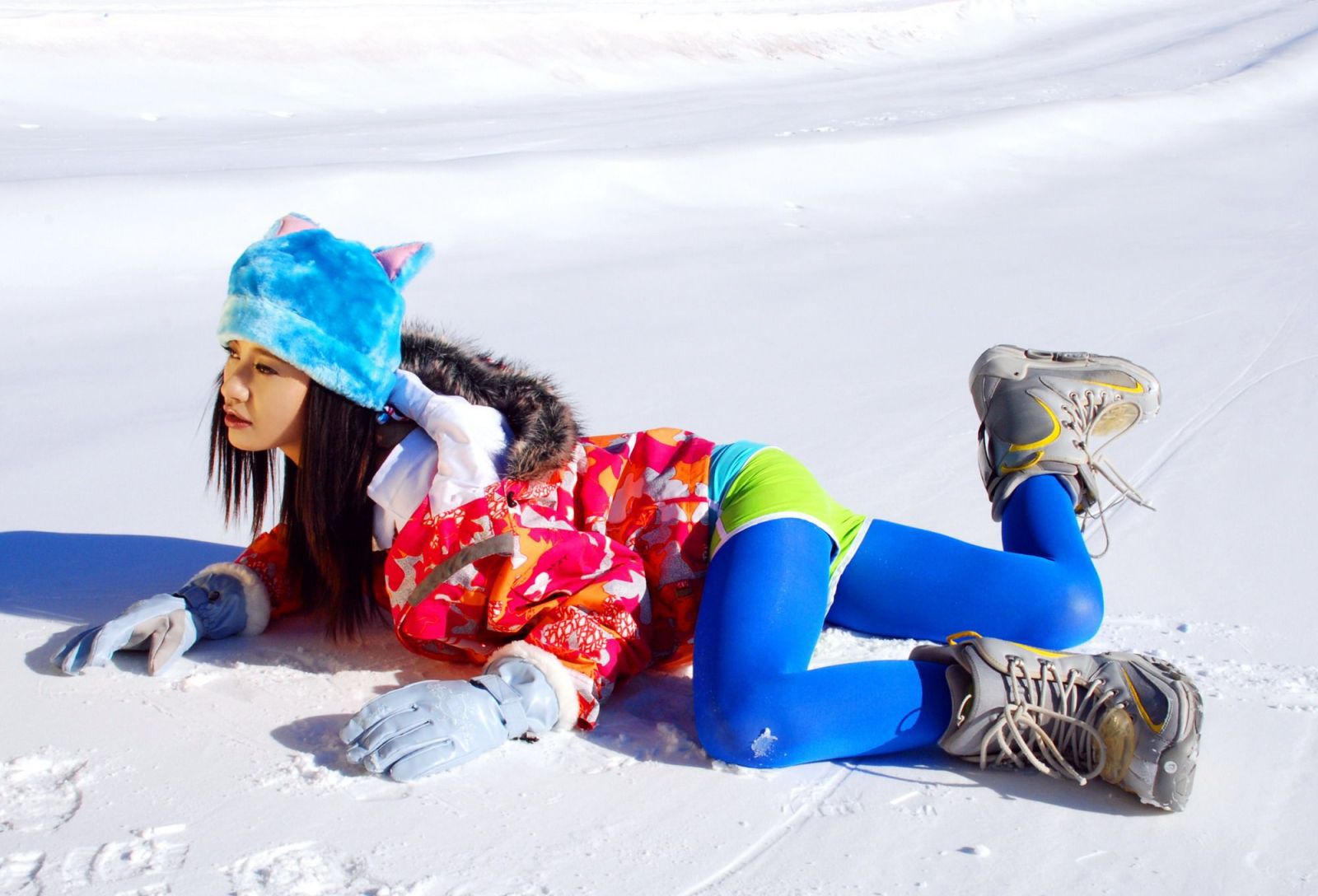 明星美女杨雪-滑雪场摄影套图