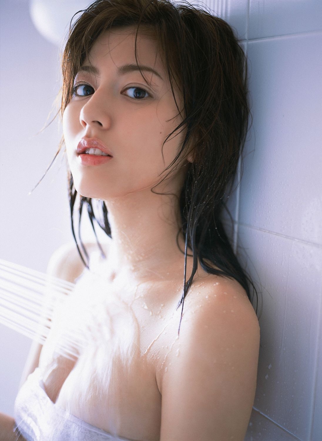 [YS Web] Vol.218 杉本有美《压倒的美少女》写真集