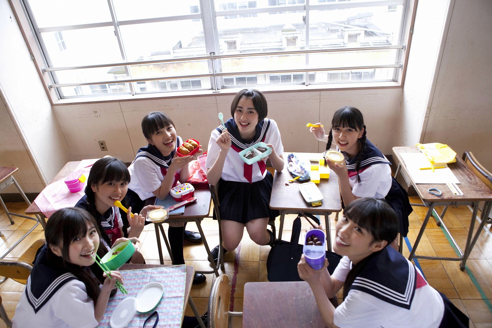 [YS Web] Vol.402 momoiro clover z(桃色幸运草Z) 写真集