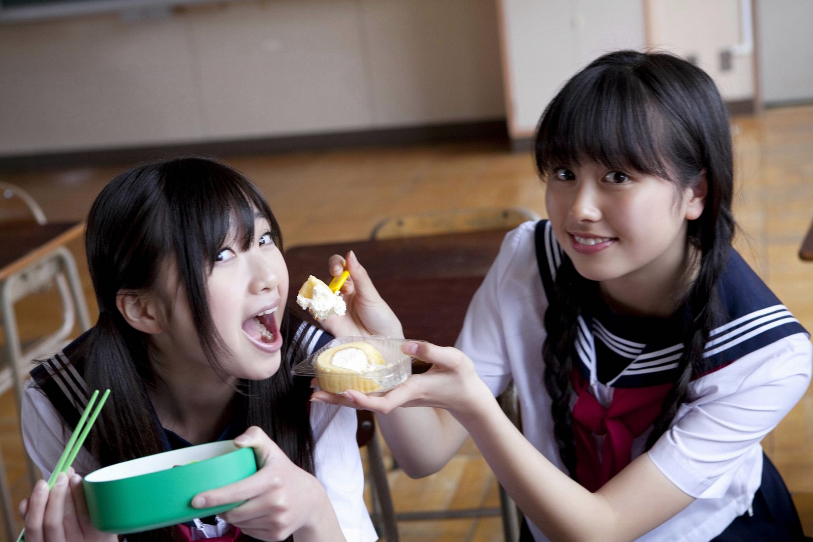 [YS Web] Vol.402 momoiro clover z(桃色幸运草Z) 写真集