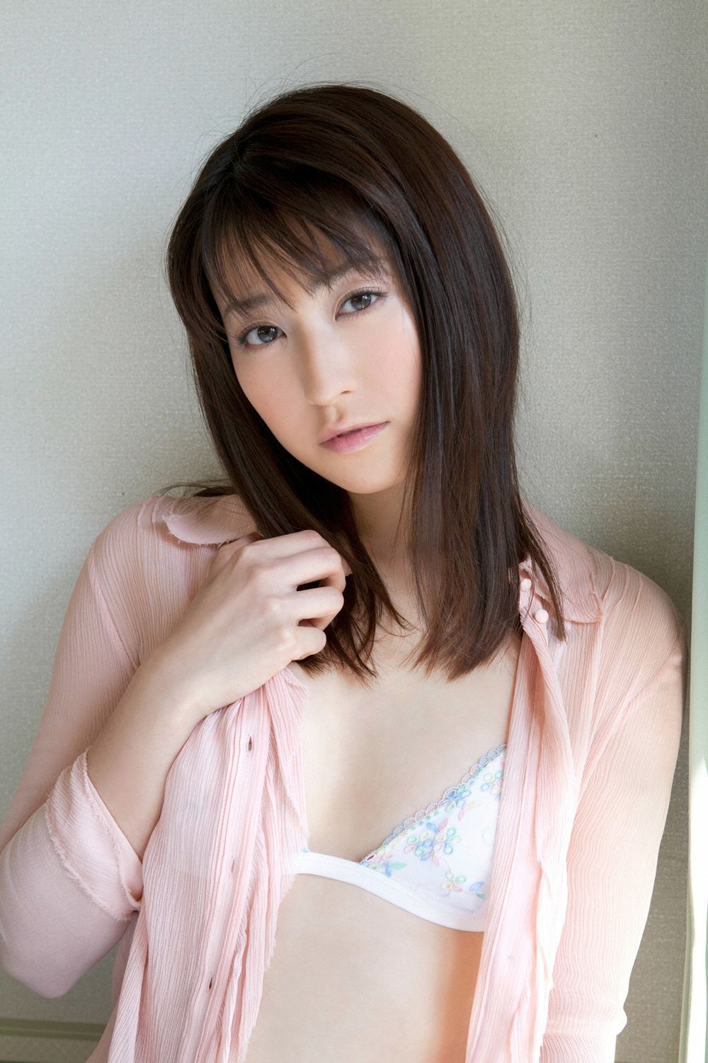 [YSWeb] Vol.437 黑田有彩《才女のHOT SHOT!》写真集