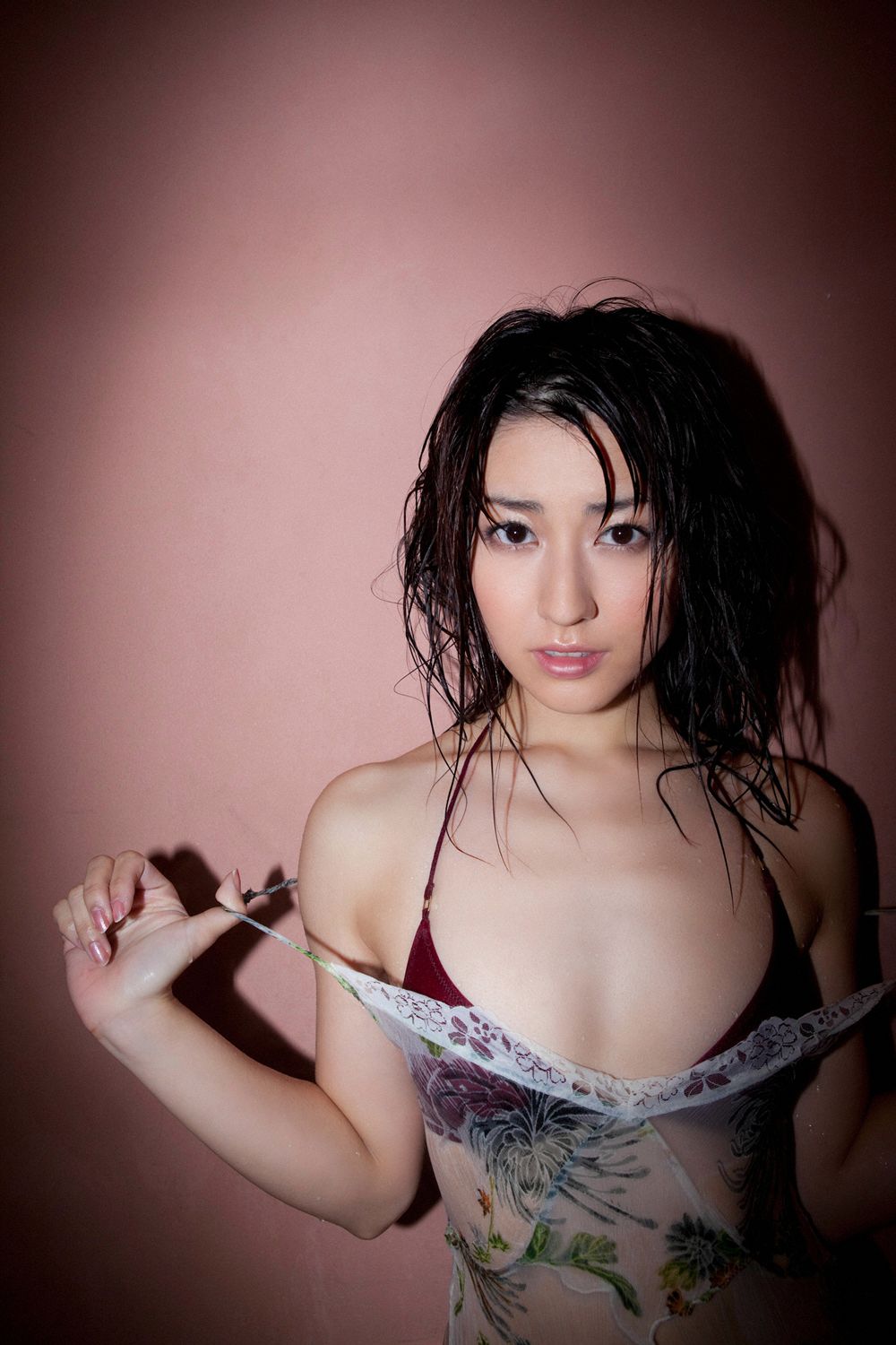 [YSWeb] Vol.437 黑田有彩《才女のHOT SHOT!》写真集