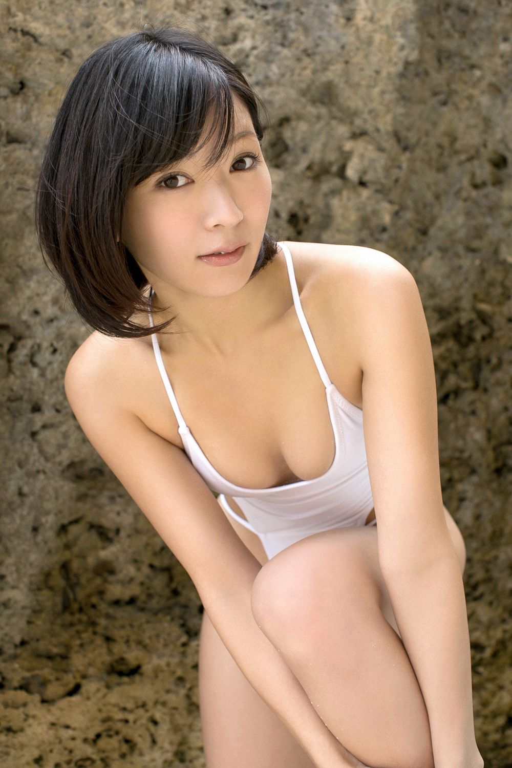 [YSWeb] Vol.603 階戸瑠李 Ruri Shinato 写真集