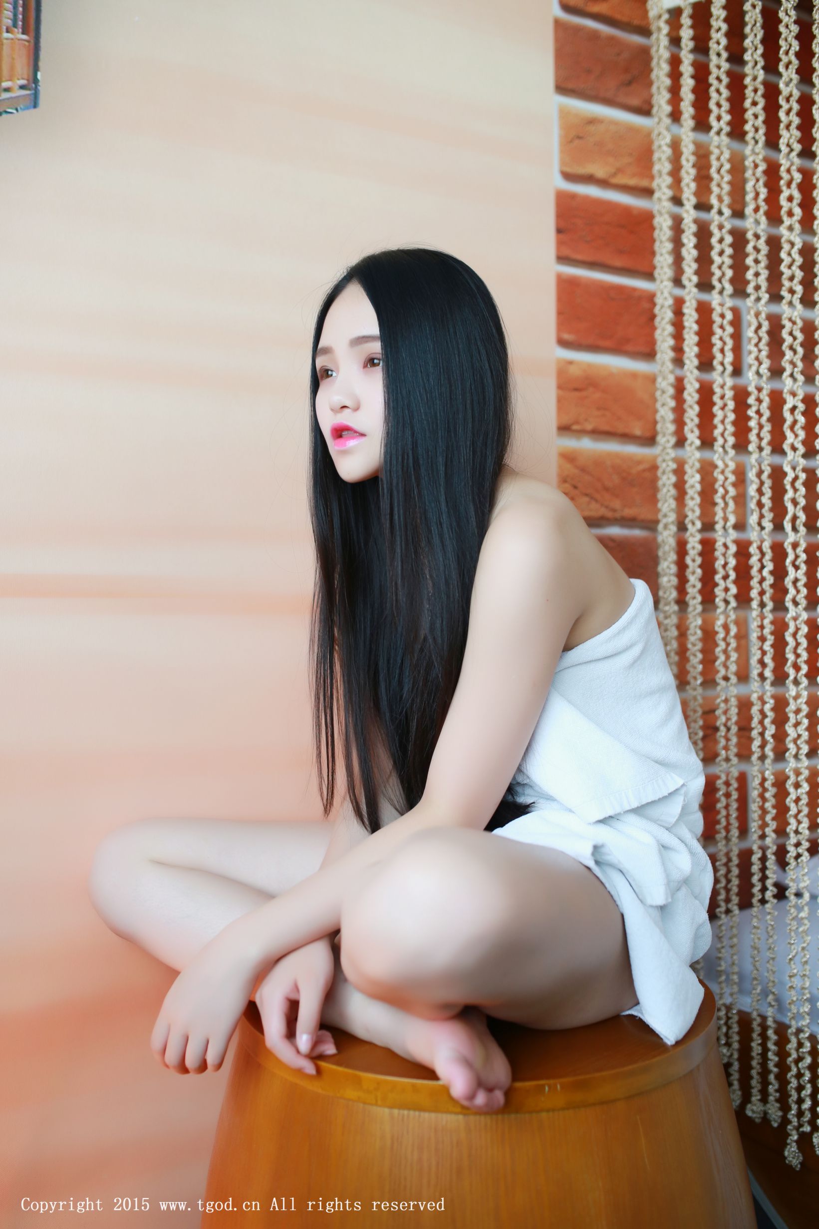 [TGOD推女神] 佩佩Cassie - 皮草VS白衬衣 可爱女神私房写真