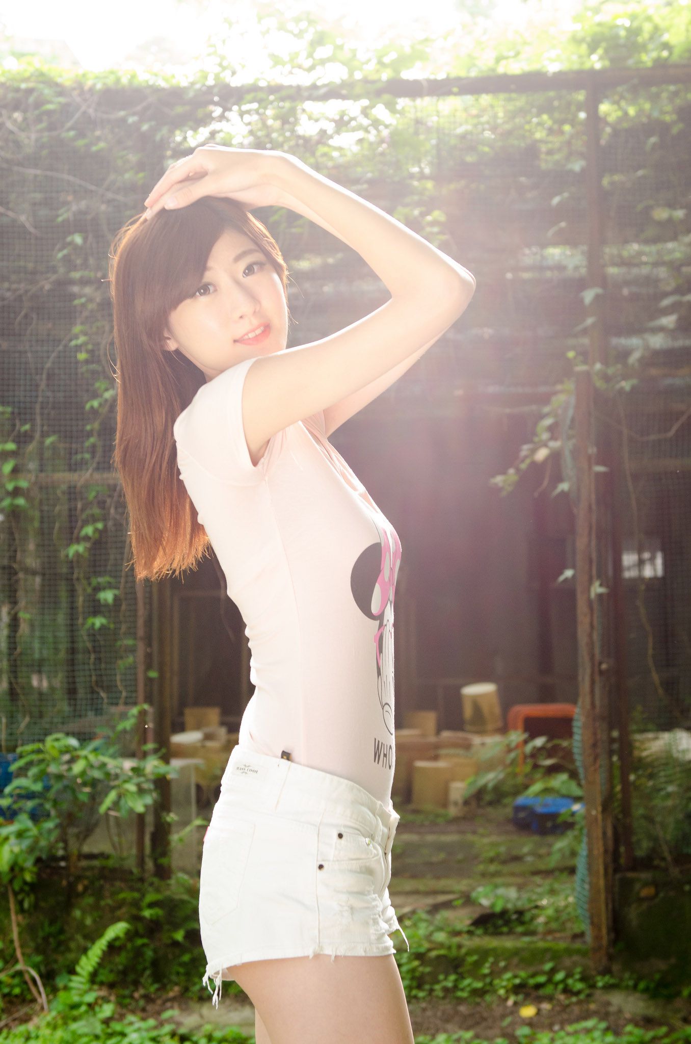 [Beautyleg外拍] 台湾嫩模Queena-台大外拍写真