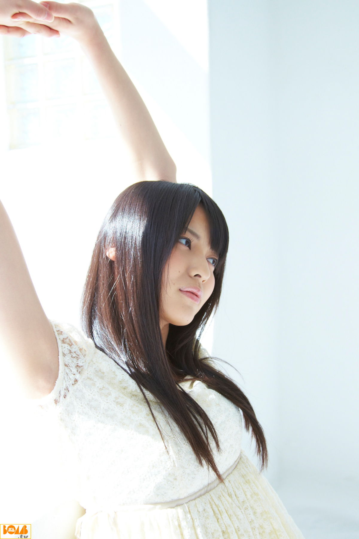 [Bomb.TV] 矢島舞美、鈴木愛理 ℃-ute 2012年5月号 写真集
