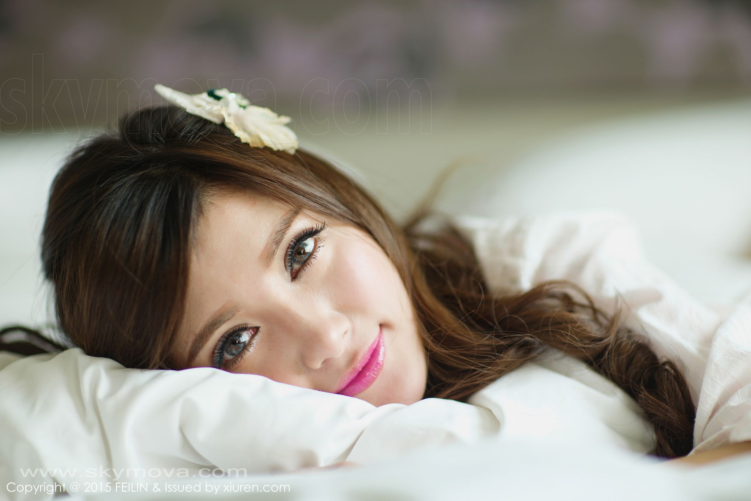 [FEILIN嗲囡囡] VOL.001 奶茶-Emily 写真套图