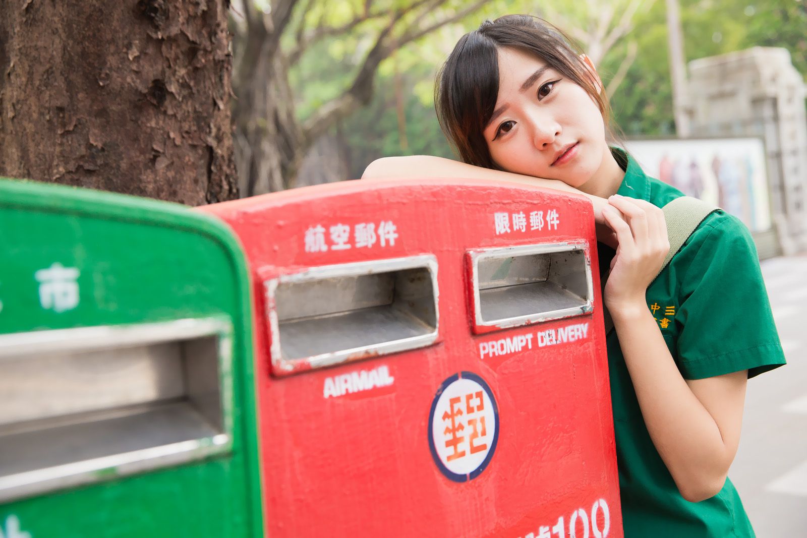 可爱清纯美女李思娴-北一女中制服街拍写真