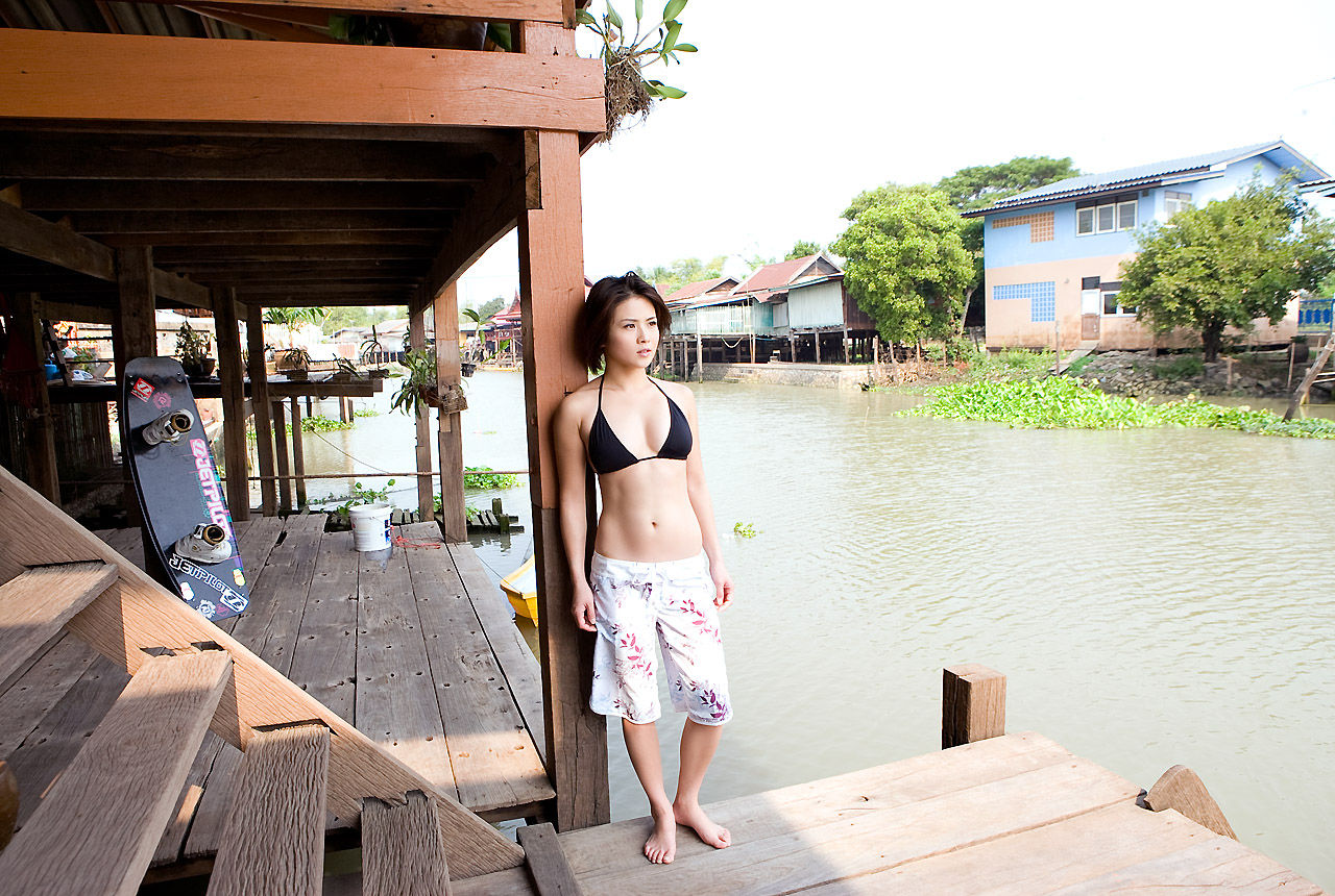 [Image.tv] 浅井未来《太陽の女神》写真集