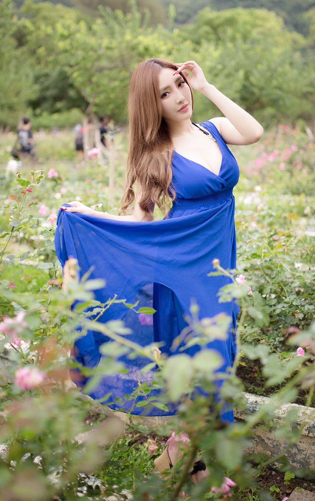 赵芸 - 唯美蓝色长裙户外写真