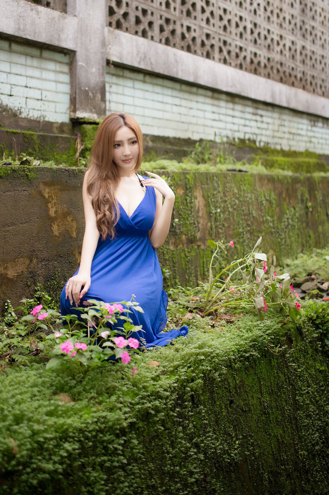 赵芸 - 唯美蓝色长裙户外写真