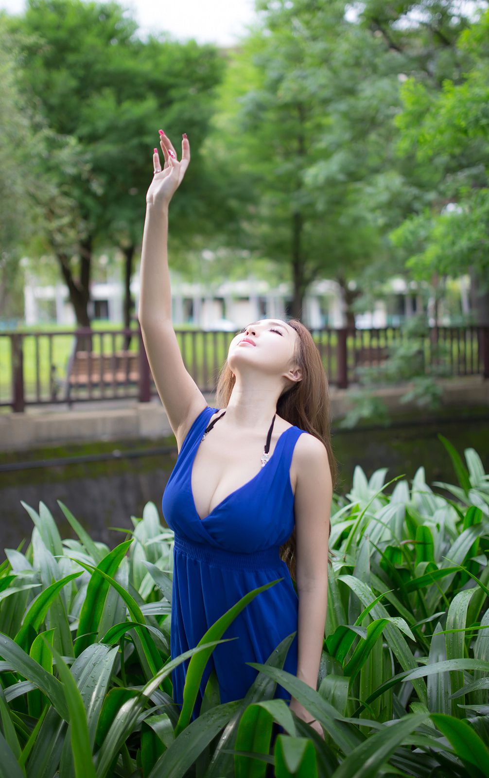 赵芸 - 唯美蓝色长裙户外写真