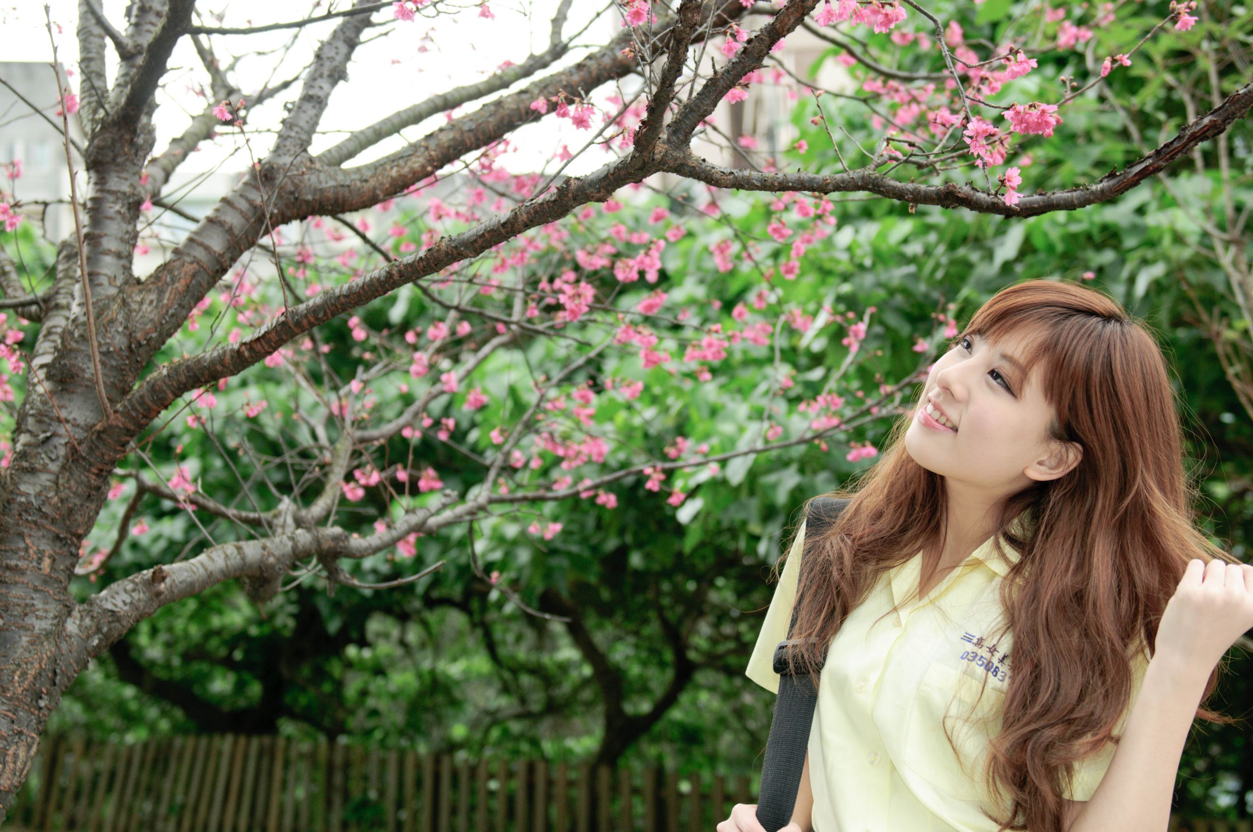 台湾美女kate小米 - 公园街拍甜美写真