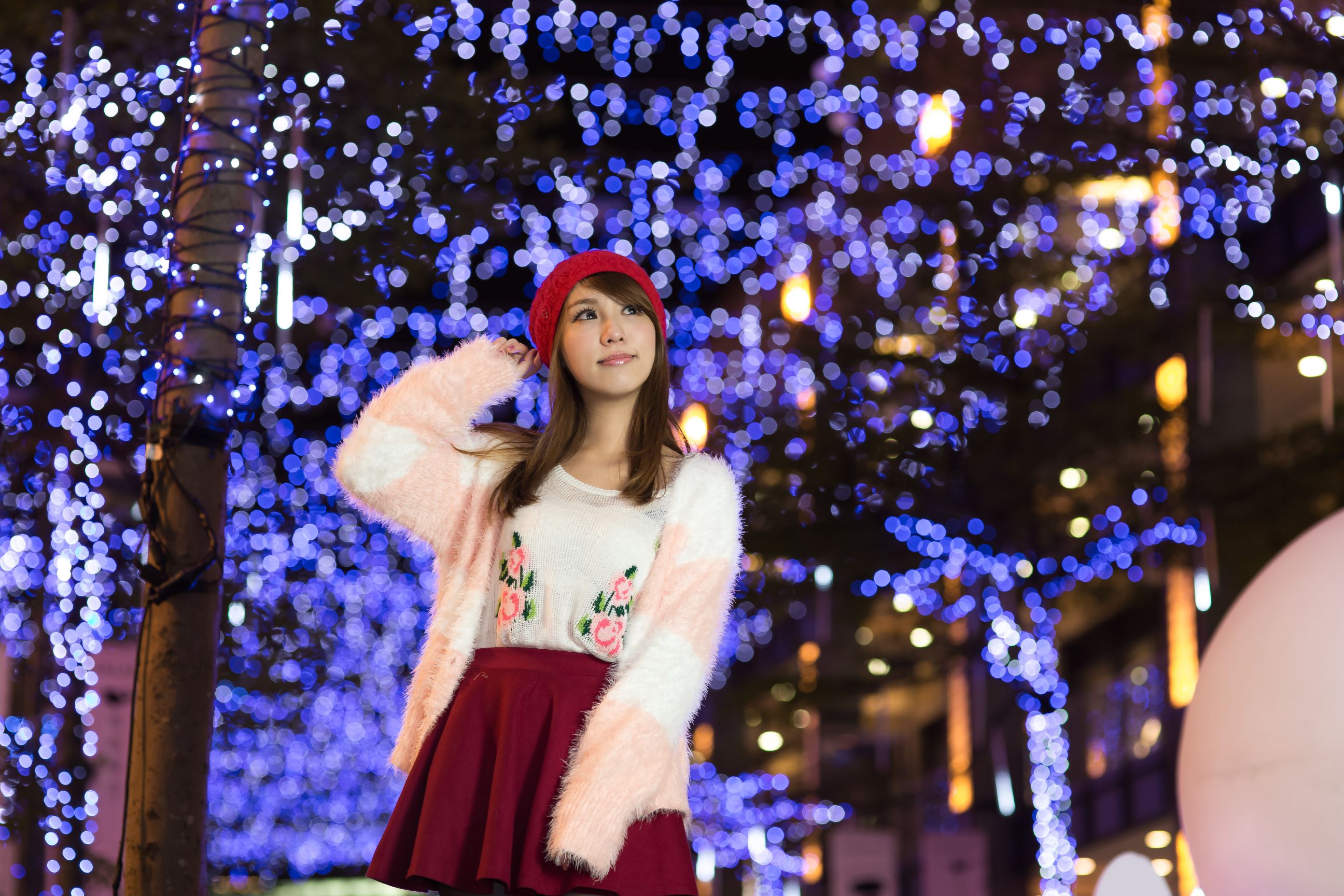 台湾美女呂小步 - 户外甜美夜拍超高清图片