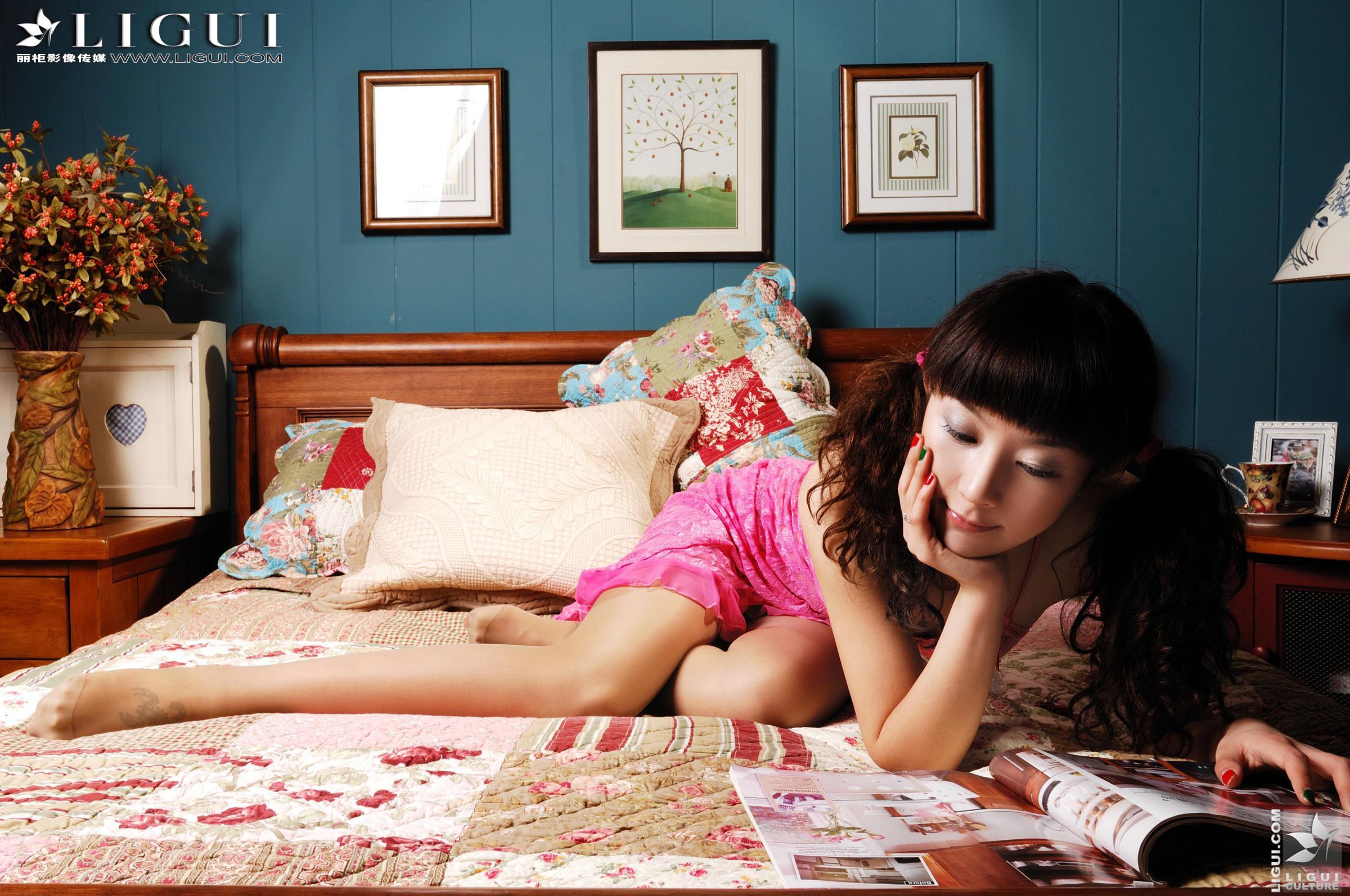 [LIGUI丽柜] Model 咪惠美 - 蕾丝睡衣+肉丝袜写真