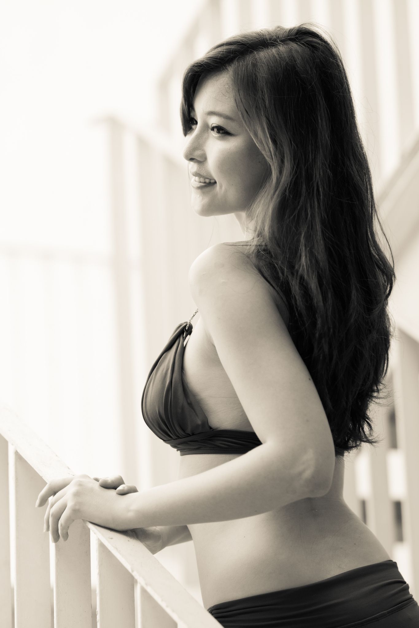 韩国美女Ellie Jung - 甜美轻熟女比基尼写真