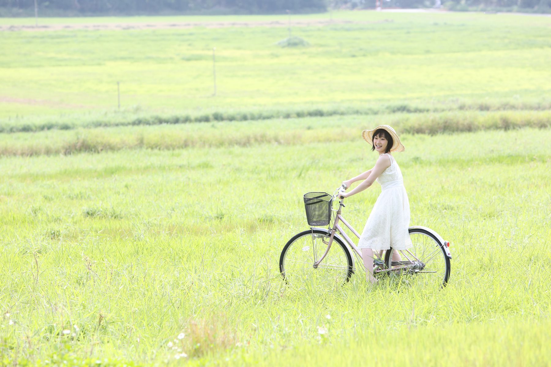 [Hello! Project Digital Books] No.129 宮本佳林 Karin Miyamoto 写真集