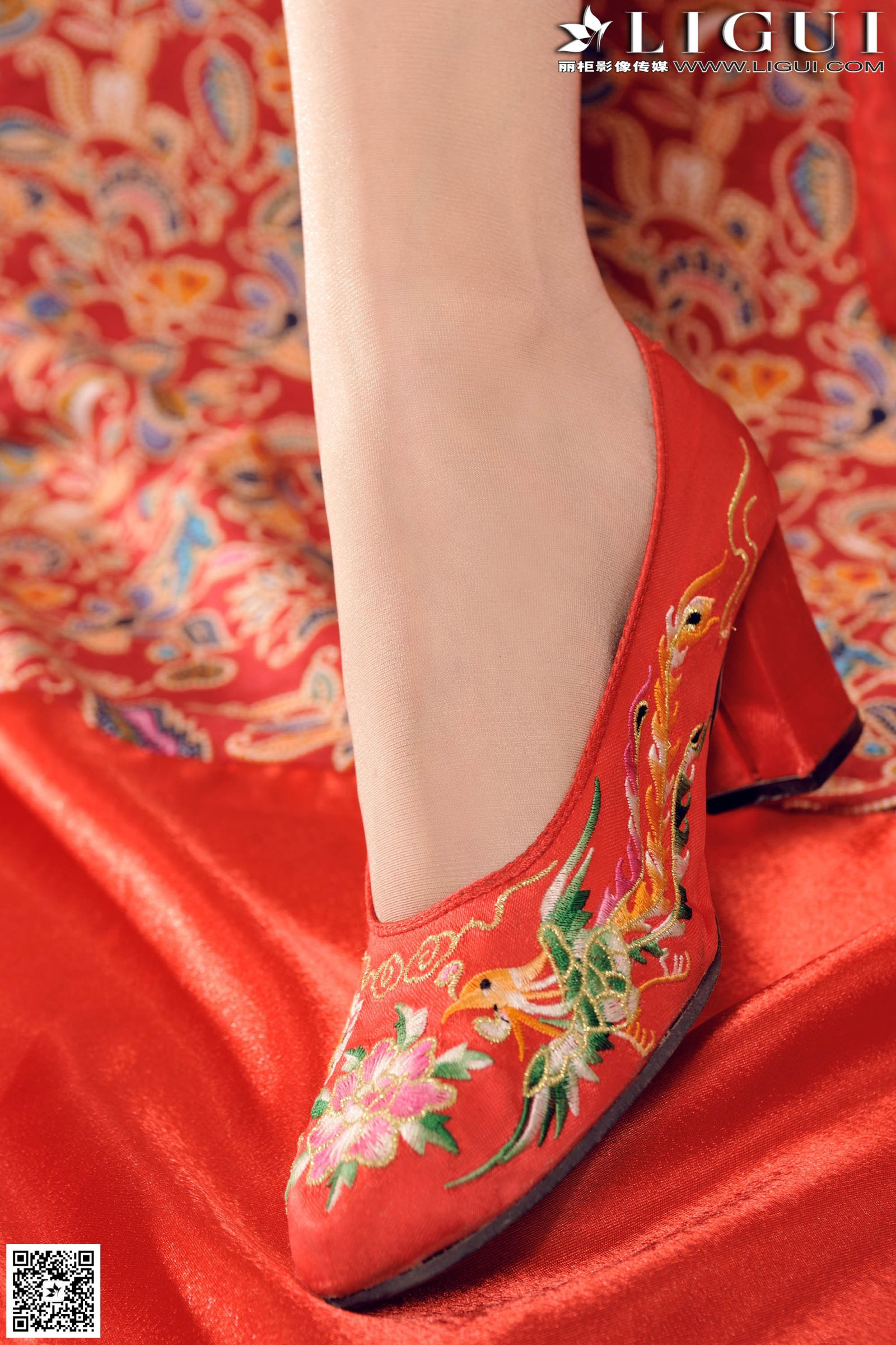 [Ligui丽柜] 可馨 - 红色古典风旗袍+肉丝长腿美足